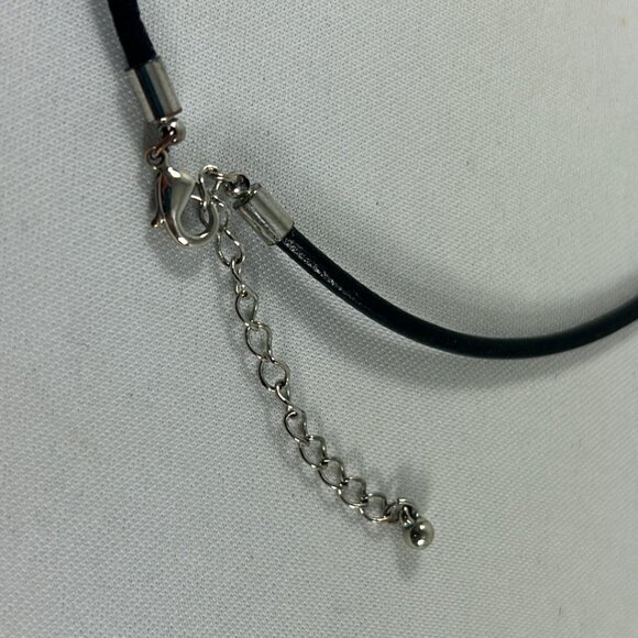 Silver Tone Round Rhinestones Pendant Corded Necklace Open Work Geometric - Picture 9 of 10